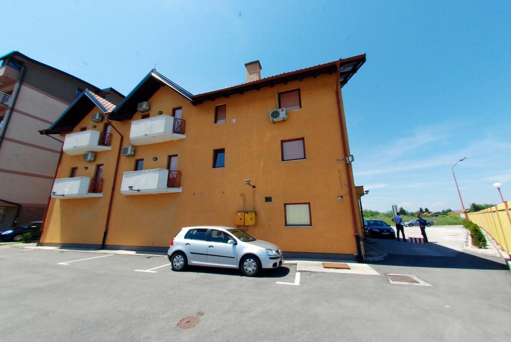 Hotel Arizona Sarajevo Lukavica 외부 사진